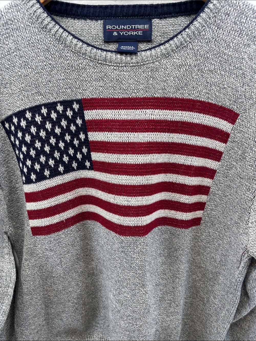 Roundtree & Yorke Vintage Preppy Gray Crewneck Sweater American Flag Knit - Picture 3 of 7